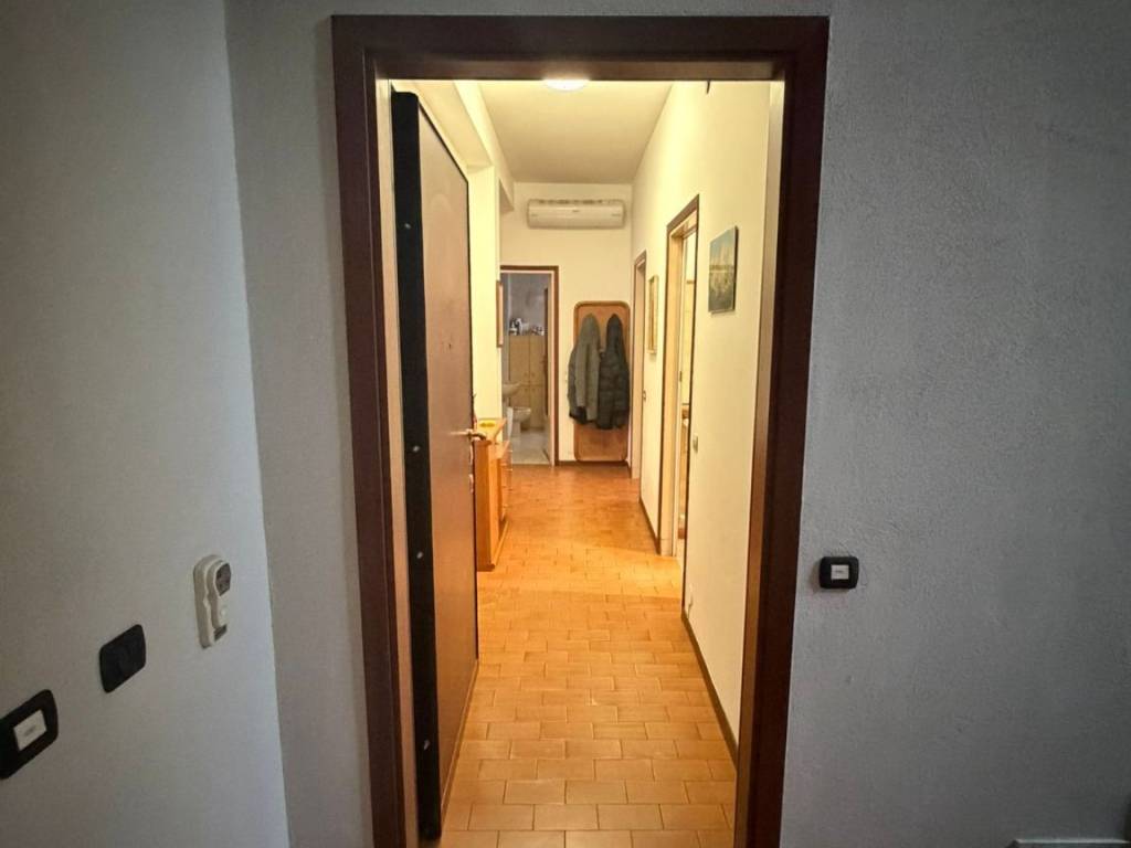 appartamento in vendita a Segrate in zona Redecesio