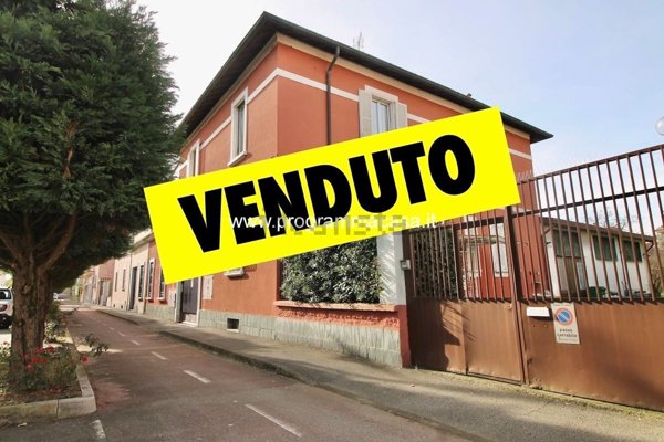 casa indipendente in vendita a Segrate
