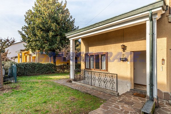casa indipendente in vendita a Segrate