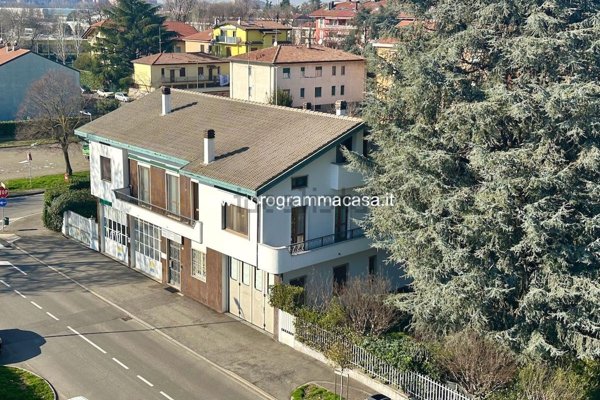 casa indipendente in vendita a Segrate