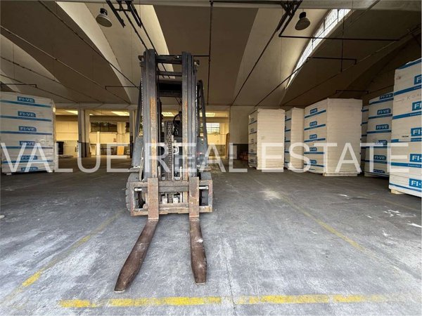 locale commerciale in vendita a Segrate