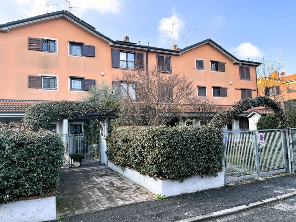 casa indipendente in vendita a Segrate in zona Lavanderie