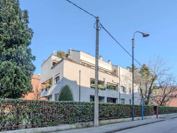 appartamento in vendita a Segrate in zona Redecesio