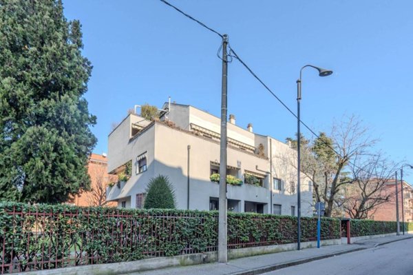 appartamento in vendita a Segrate in zona Redecesio