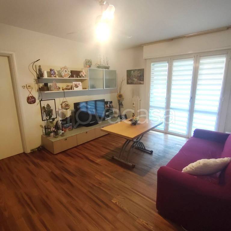 appartamento in vendita a Segrate in zona Redecesio