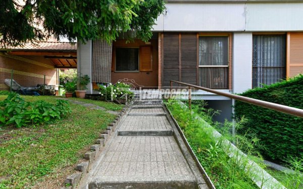 casa indipendente in vendita a Segrate