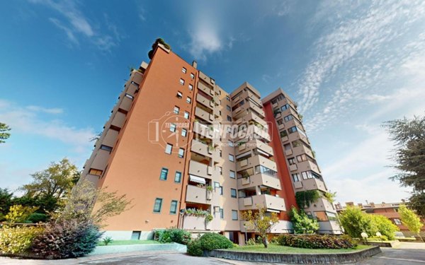 appartamento in vendita a Segrate in zona Redecesio