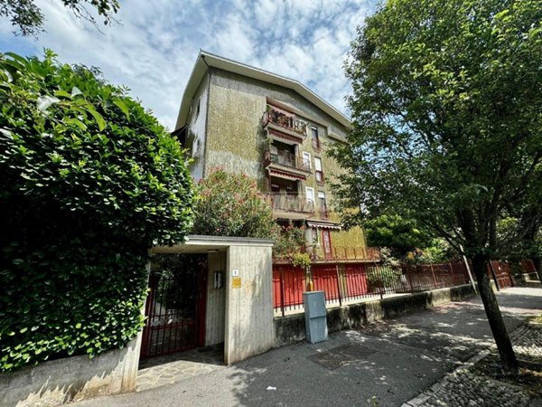 appartamento in vendita a Segrate in zona Tregarezzo