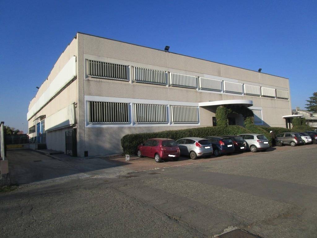 capannone in vendita a Segrate