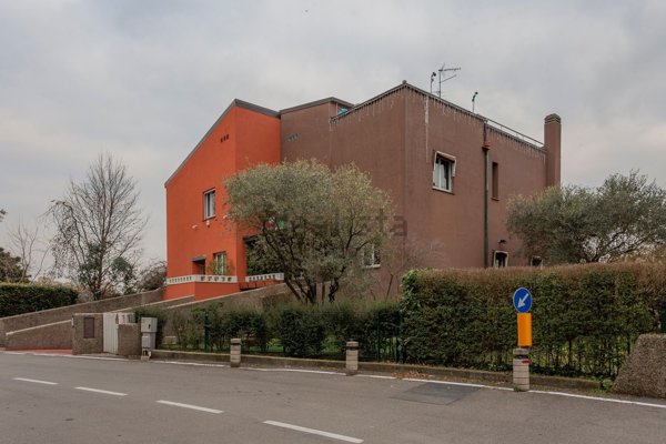 casa indipendente in vendita a Segrate in zona Milano San Felice