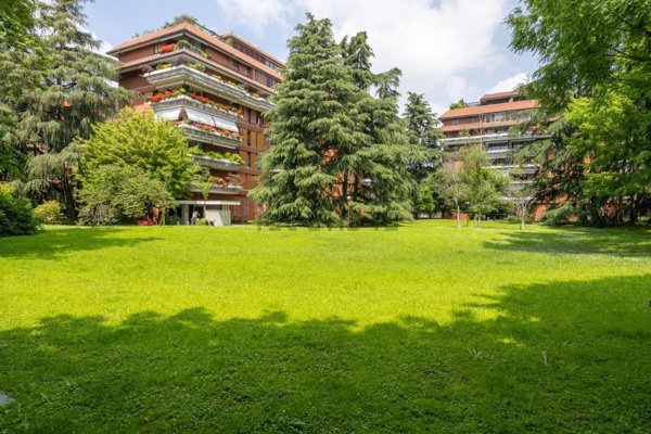 appartamento in vendita a Segrate in zona Milano 2