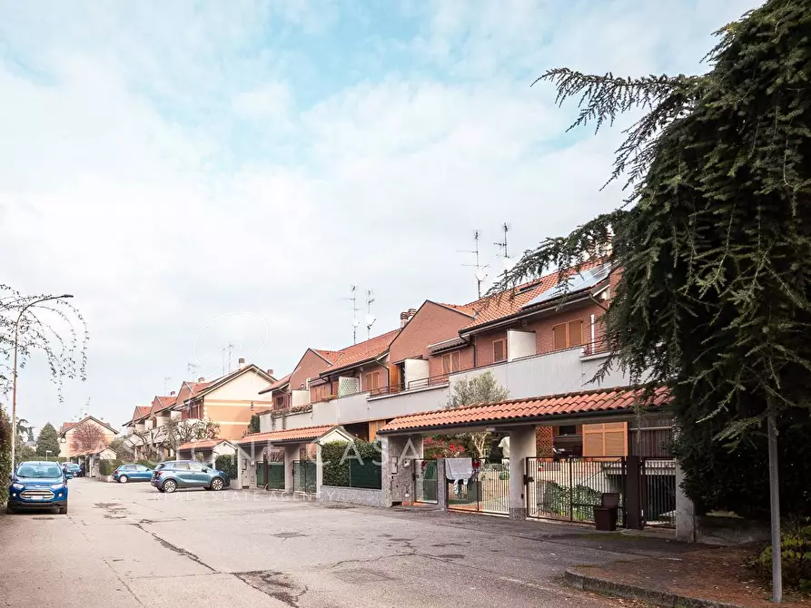 casa indipendente in vendita a Segrate in zona Novegro