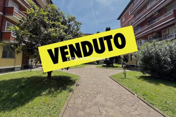 appartamento in vendita a Segrate in zona Redecesio