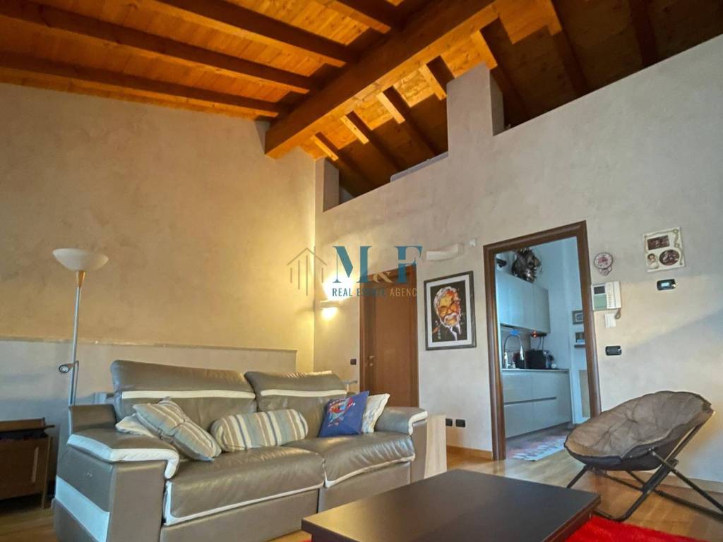 appartamento in vendita a Segrate in zona Rovagnasco