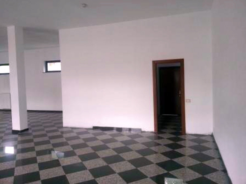 negozio in vendita a Segrate