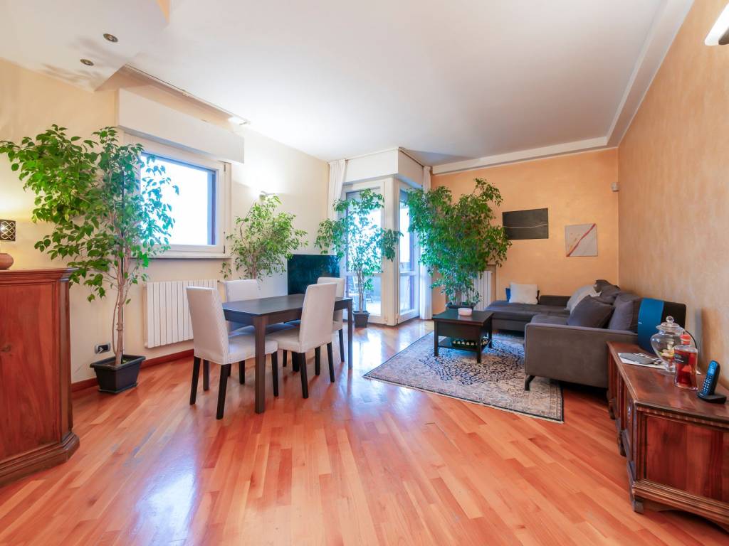 appartamento in vendita a Segrate in zona Novegro