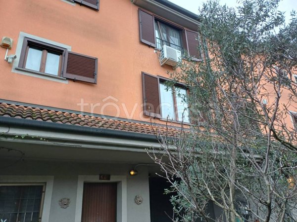 casa indipendente in vendita a Segrate