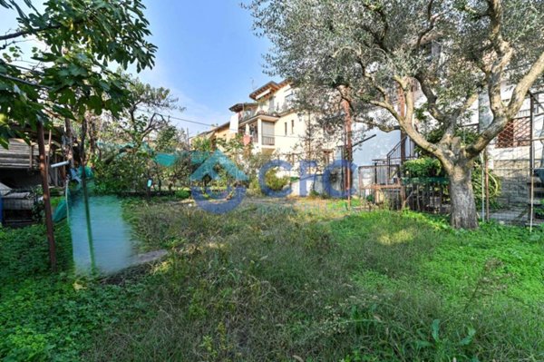 casa indipendente in vendita a Segrate