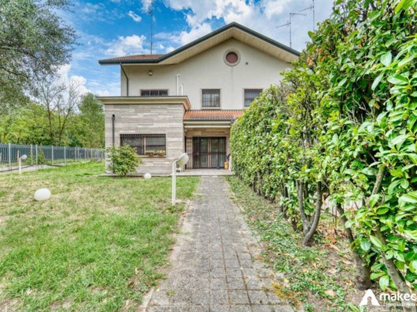 casa indipendente in vendita a Segrate