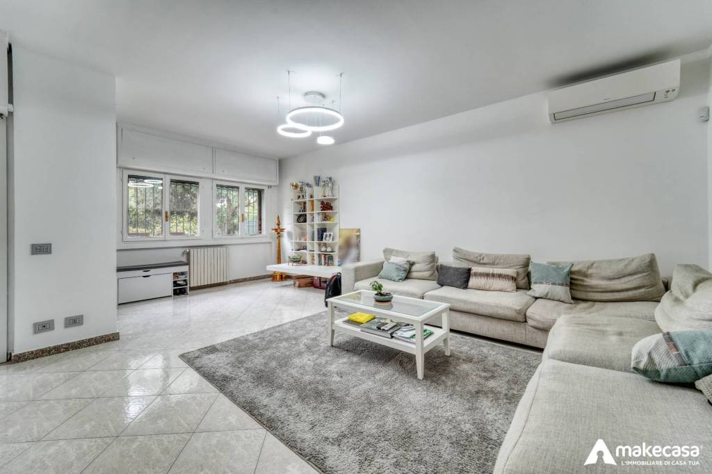 casa indipendente in vendita a Segrate