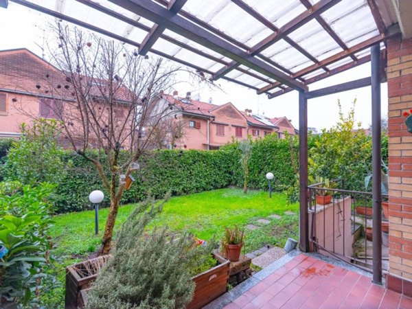 casa indipendente in vendita a Segrate