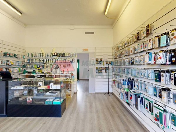 negozio in vendita a Segrate in zona Lavanderie