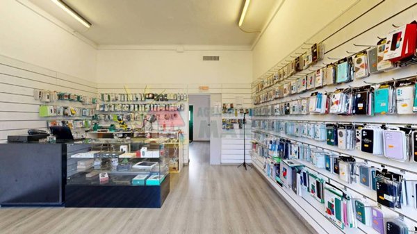 negozio in vendita a Segrate in zona Lavanderie