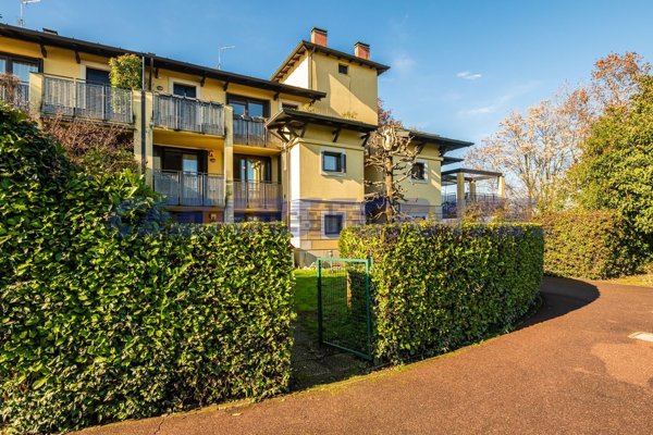 appartamento in vendita a Segrate in zona Rovagnasco