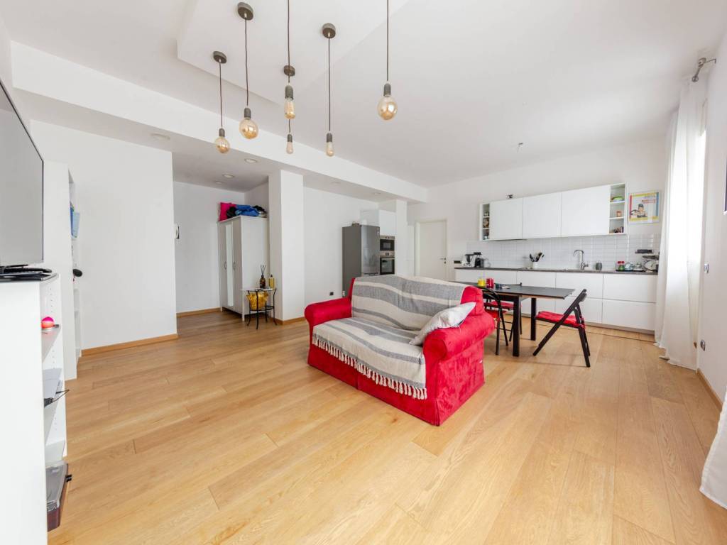 appartamento in vendita a Segrate in zona Novegro