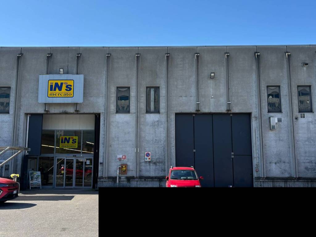 negozio in vendita a Segrate