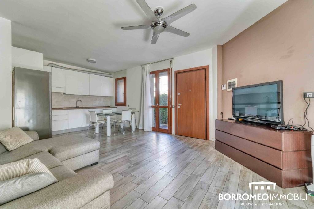 appartamento in vendita a Segrate in zona Novegro