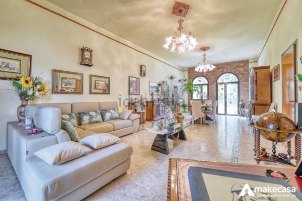 casa indipendente in vendita a Segrate