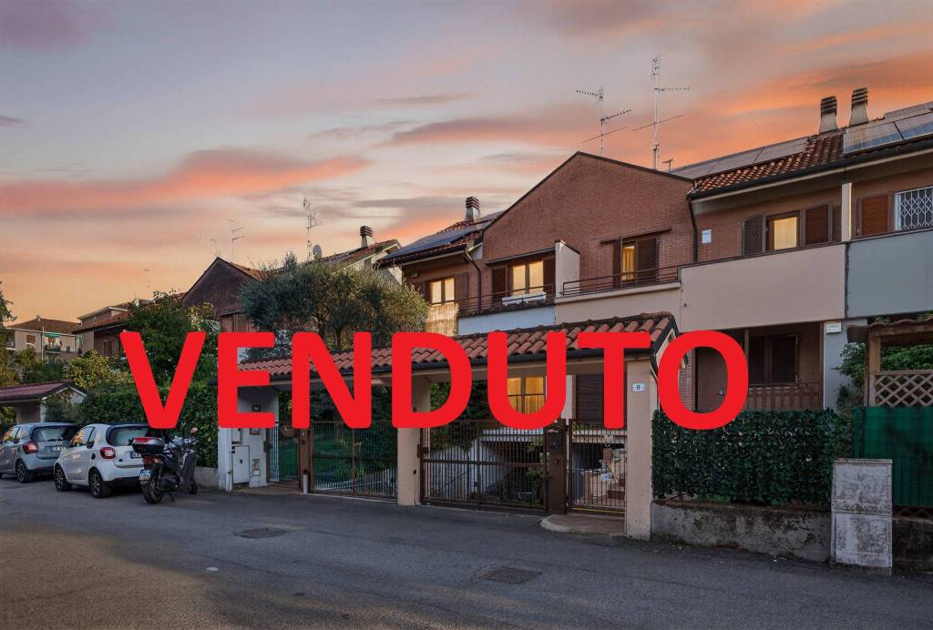 casa indipendente in vendita a Segrate