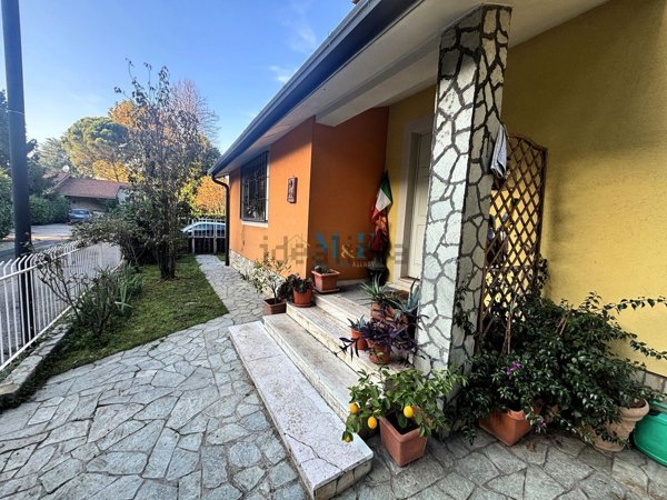 casa indipendente in vendita a Segrate