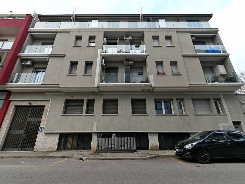 appartamento in vendita a Segrate in zona Novegro