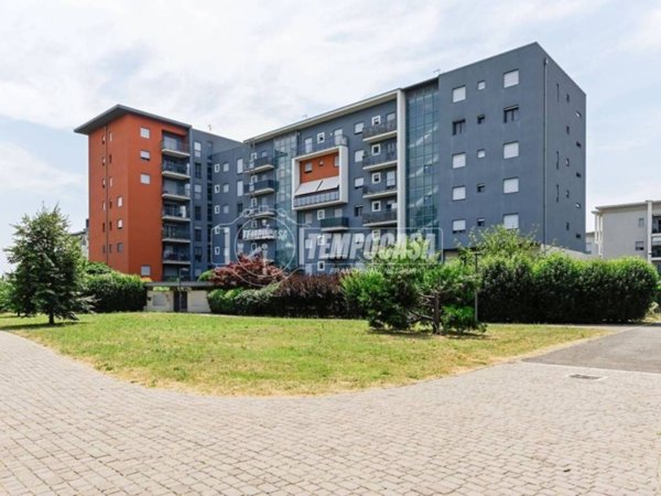 appartamento in vendita a Segrate in zona Redecesio