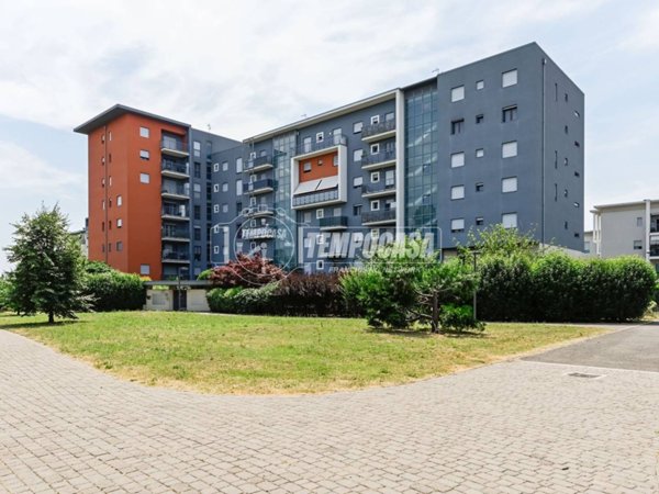 appartamento in vendita a Segrate in zona Redecesio