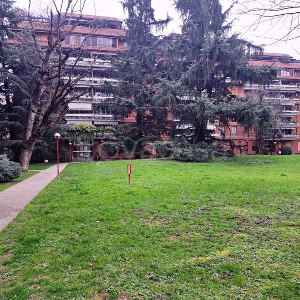 appartamento in vendita a Segrate in zona Milano 2