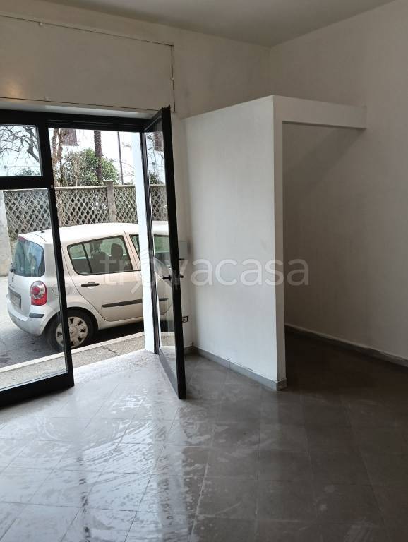 negozio in vendita a Segrate