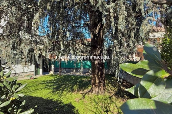 casa indipendente in vendita a Segrate