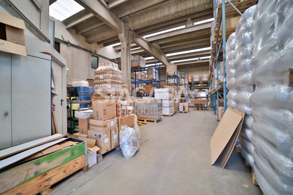 locale di sgombero in vendita a Segrate