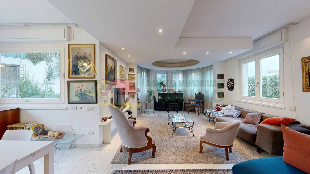 casa indipendente in vendita a Segrate