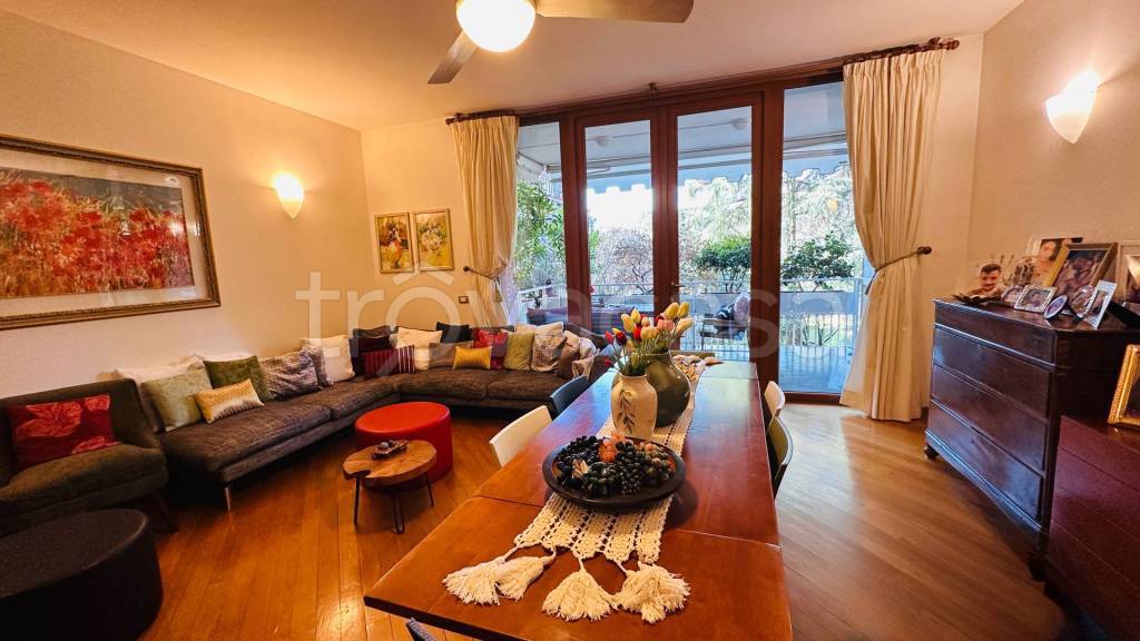 appartamento in vendita a Segrate in zona Milano 2