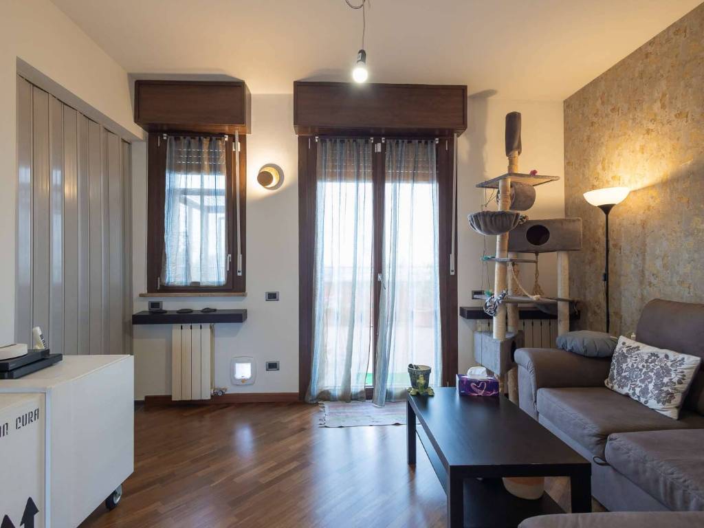 appartamento in vendita a Segrate in zona Redecesio