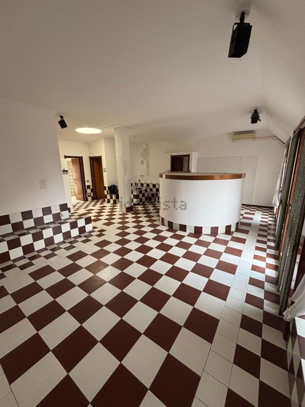 appartamento in vendita a Segrate in zona Milano 2