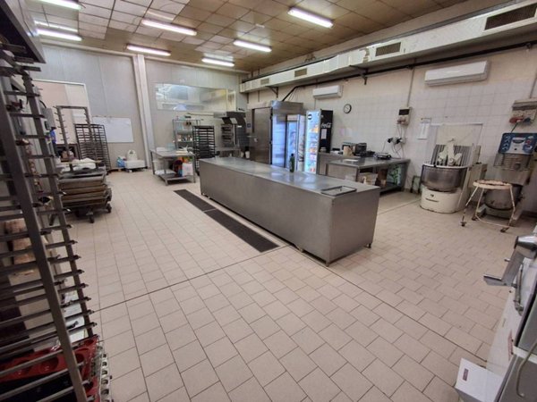 negozio in vendita a Segrate