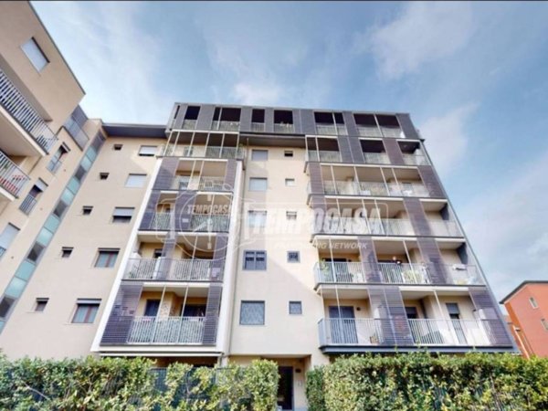 appartamento in vendita a Segrate in zona Redecesio
