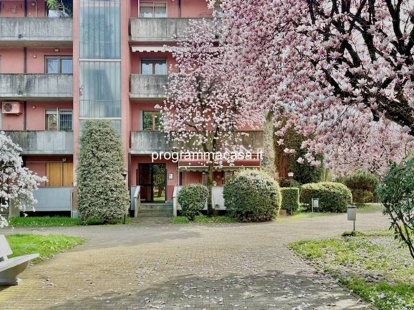 appartamento in vendita a Segrate in zona Rovagnasco