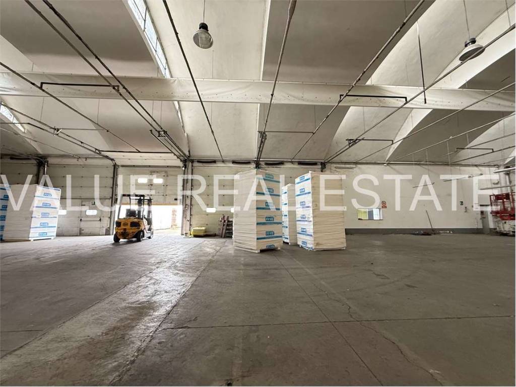 locale di sgombero in vendita a Segrate