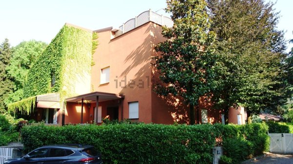 casa indipendente in vendita a Segrate